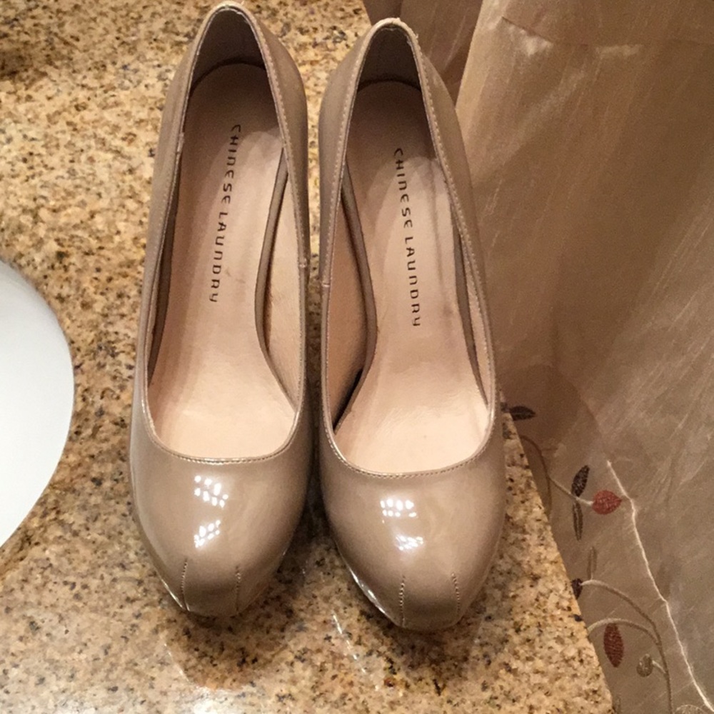 Brand new nude heels size 9